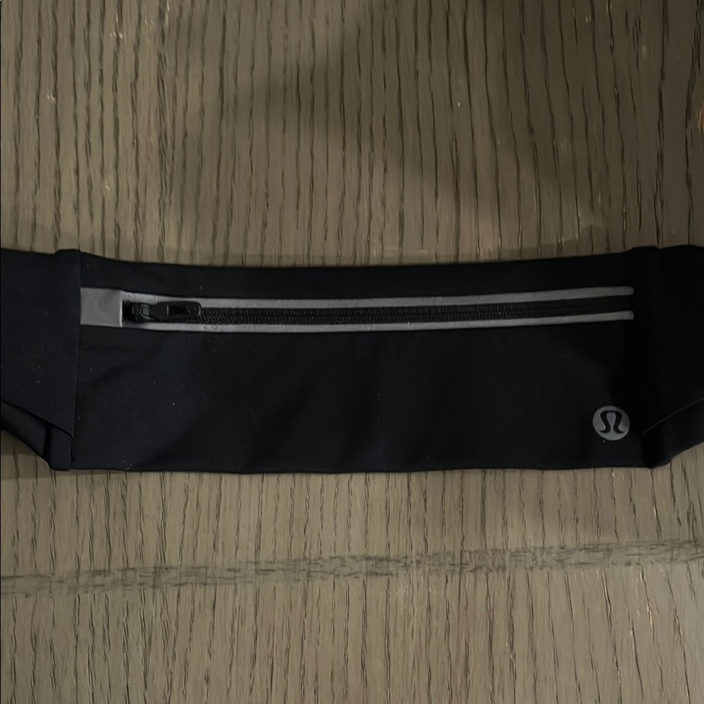 Lululemon fast and free running belt S/M
